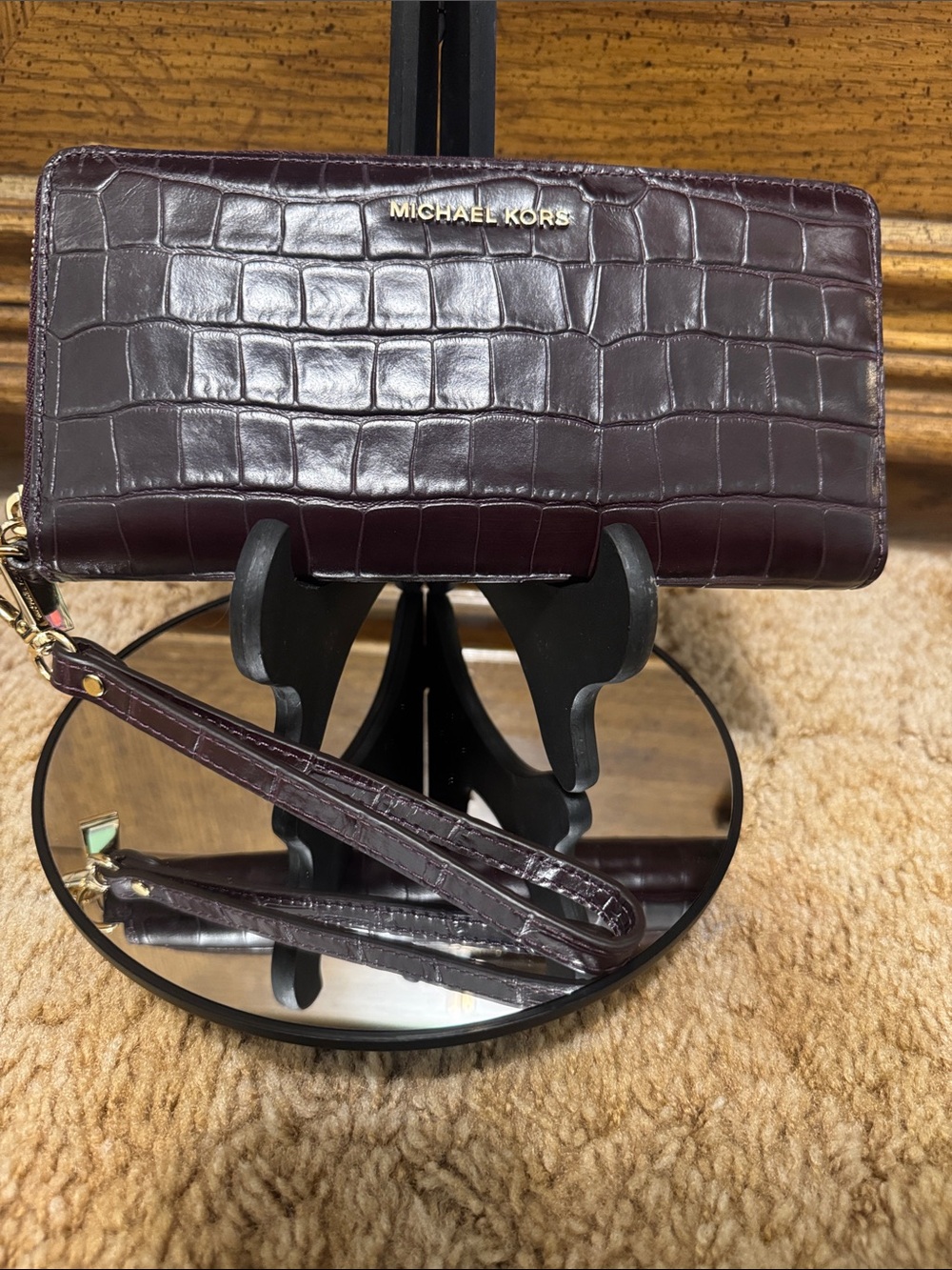 EUC Michael Kors Travel Continental Croc Embossed Merlot Leather Wristlet Wallet